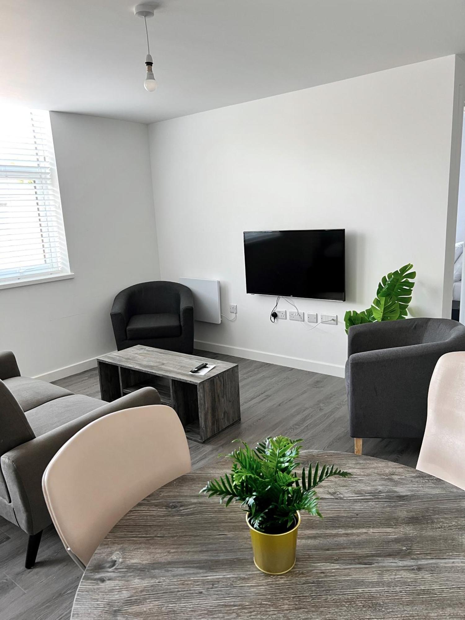 Ascot House Apartments Peterborough Ngoại thất bức ảnh