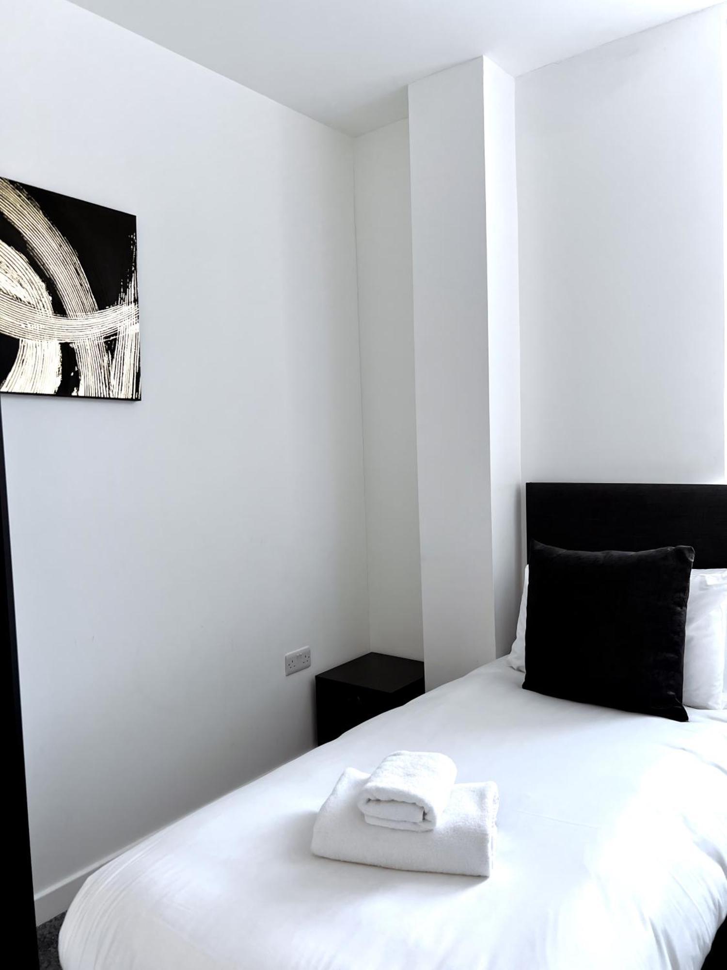 Ascot House Apartments Peterborough Ngoại thất bức ảnh